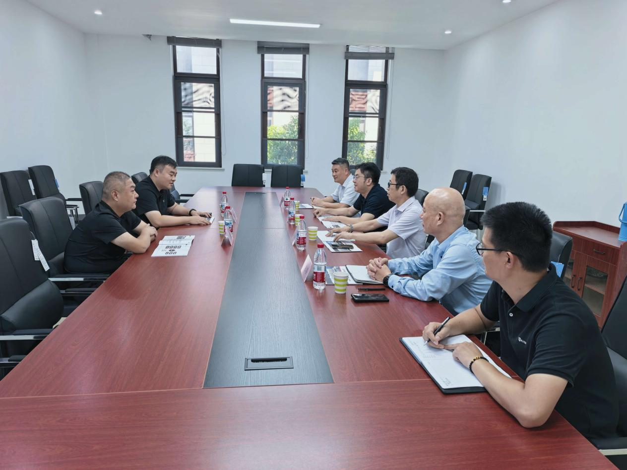 涡阳县农业发展建设投资集团副总经理韩新峰一行到访安徽物流装备公司
