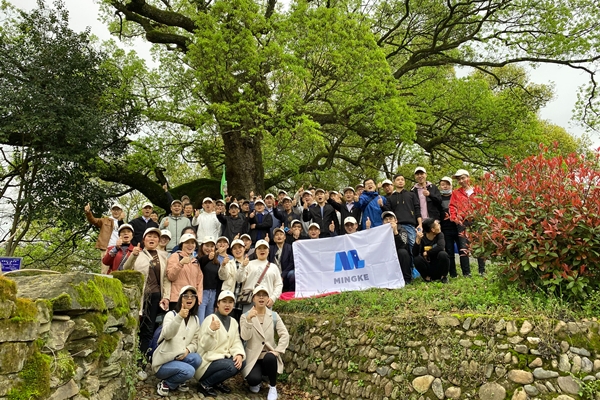 必威BETWAY西汉姆联2021春季团建|乘风破浪，再创辉煌